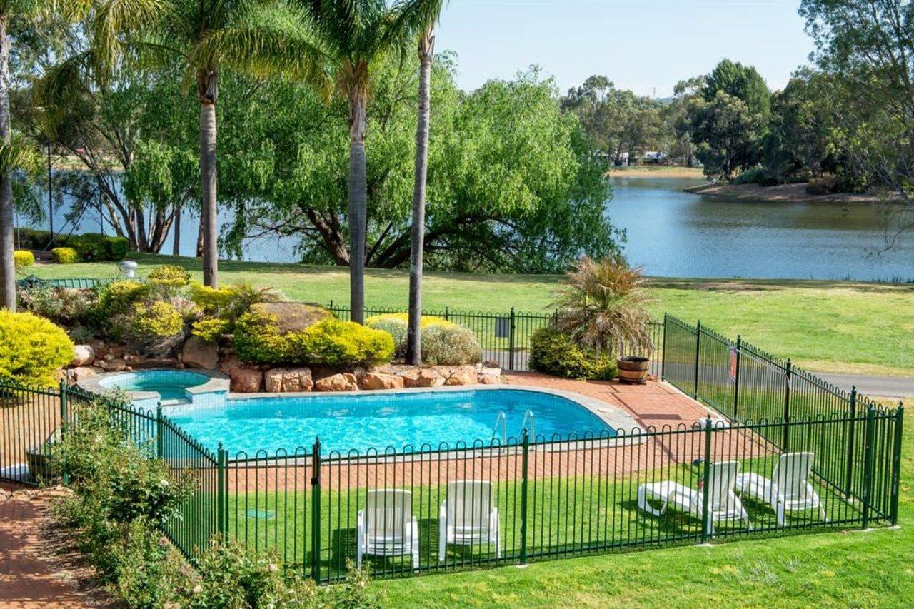 Hotel Clare Country Club Esterno foto