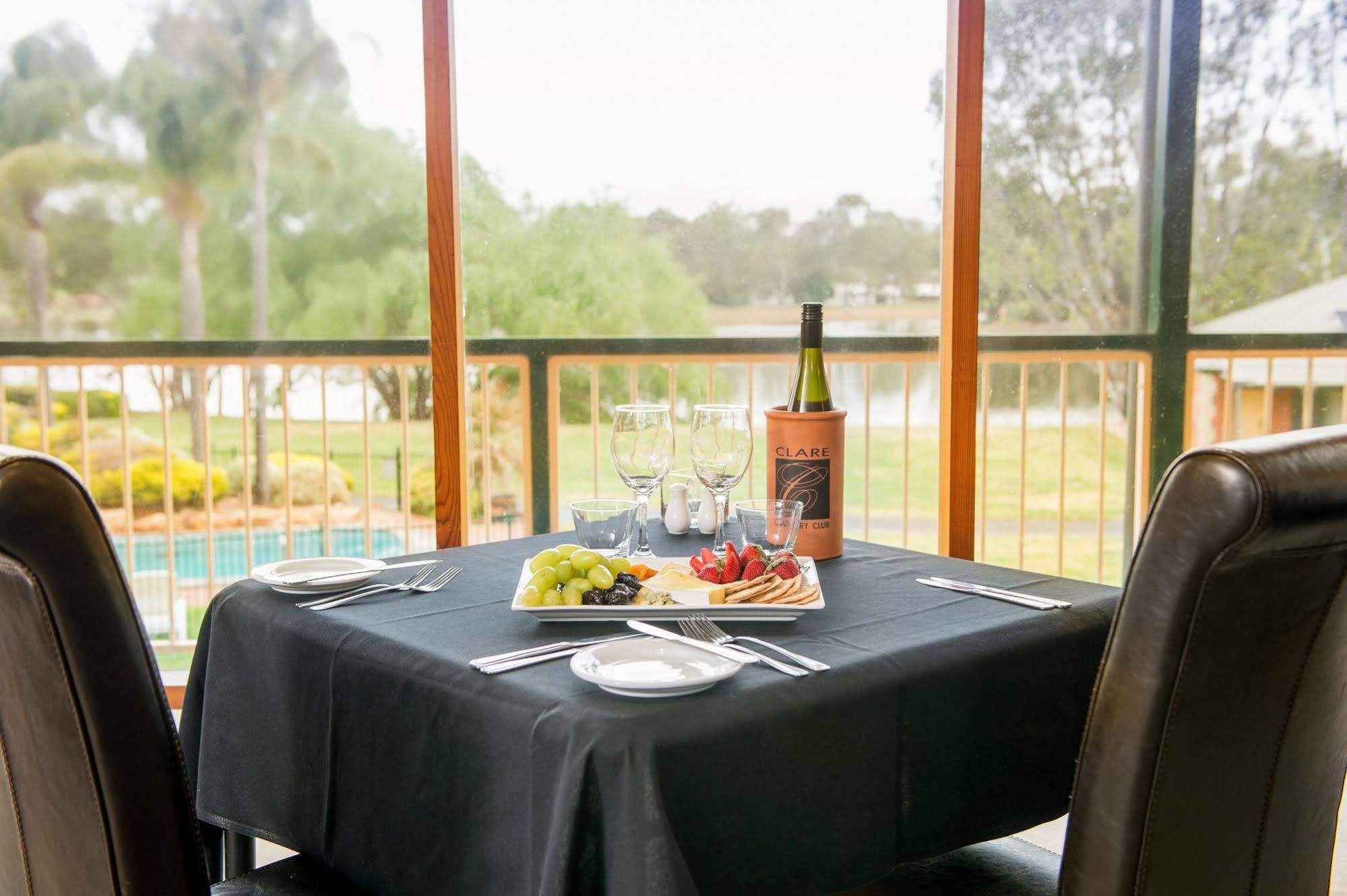 Hotel Clare Country Club Esterno foto